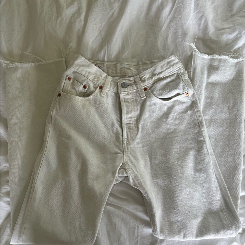 white levis 501 90’s - women’s 26x30